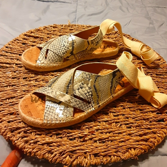 Sam Edelman Python Print lace up slides - Picture 1 of 1